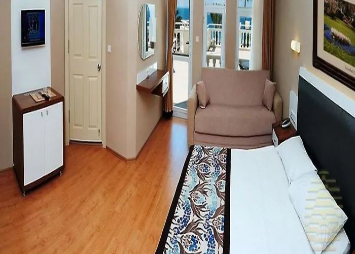 Azak Hotel