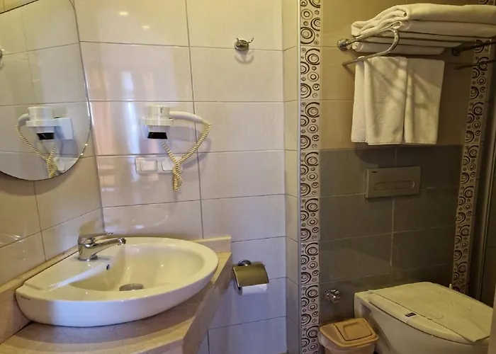 Azak Hotel