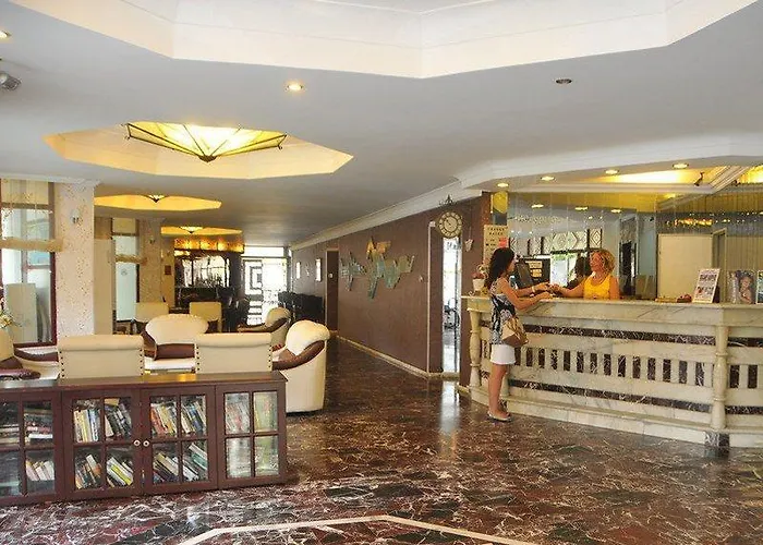 Hotel Azak 3*
