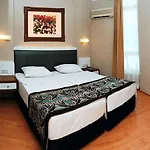 Hotel Azak 3*