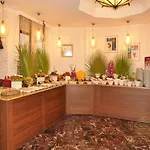 Azak Hotel
