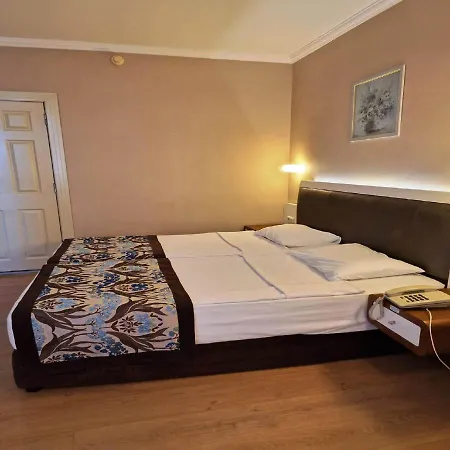 Hotel Azak 3*