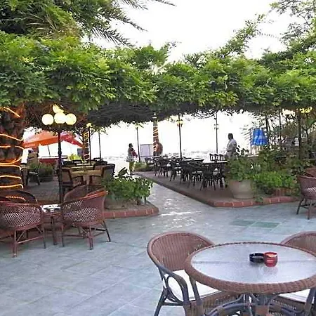 Azak Hotel 3*
