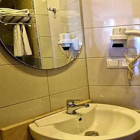 Hotel Azak 3*