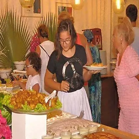 Azak Hotel 3*